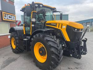Tracteur agricole haute performance conçu pour une fiabilité énergétique accrue et des solutions agricoles avancées, disponible à la vente - Product Image 2