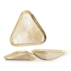 금속 케이크 접시 서빙 커피 트레이 거실 테이블 장식용 과일 접시 삼각형 모양의 알루미늄 시트 트레이
