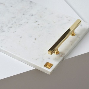Plateau en marbre moderne pour servir la nourriture et le petit déjeuner Plateau de couleur blanche avec poignée en acier inoxydable plaqué or Design unique - Product Image 6