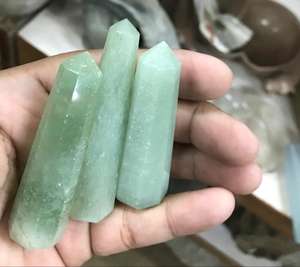 Points de cristal de guérison et tours de pierre précieuse d'aventurine Pierre précieuse naturelle de type Aventurine - Product Image 1