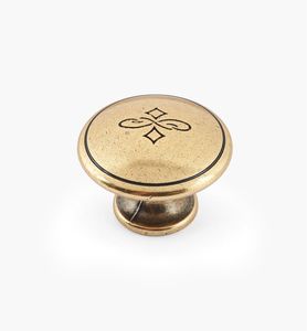 Perillas de Latón Hechas a Mano para Armarios de Cocina - Aspecto Artesanal Refinado, Tamaños y Colores Personalizables para Uso Contemporáneo, Moderno y en Exteriores - Product Image 4