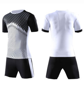 Nouvelle arrivée, uniforme de football tendance, service OEM, dernier design, couleurs unies stylisées de manière différente, technologie de découpe automatisée - Product Image 2