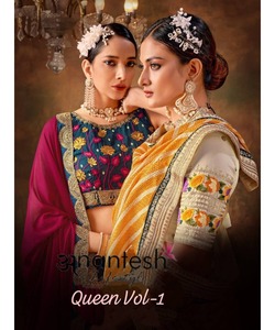 LehengaCholi brodé pour femme en lavande avec chemisier à paillettes - Product Image 4