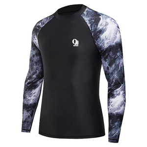 เสื้อแรชการ์ดแขนยาวคุณภาพสูงสั่งทำพิเศษ แห้งเร็ว ยืดหยุ่นได้ เหมาะสำหรับออกกำลังกายและว่ายน้ำ ผลิตจากโพลีเอสเตอร์/ไนลอน 240 กรัม สำหรับผู้ชาย รับผลิตแบบ OEM ขายส่ง - Product Image 1