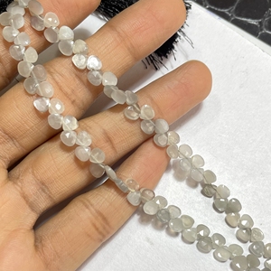 Cuentas de Briolette con forma de corazón facetado de piedra lunar gris, piedras preciosas naturales de buena calidad de 4,5-5MM para joyería, tienda de cuentas al por mayor - Product Image 2