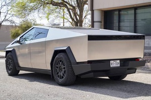 EXTREMELY CLEAN ELECTRIC CAR 2024 T E S L A CYBER-TRUCK 600-HP DUAL-MOTOR AWD READY TO SHIP - Product Image 6