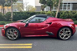 Coche usado Alfa Romeo 4C Spider 33 Stradale Tributo 2020 seminuevo con disponibilidad de entrega urgente - Product Image 4