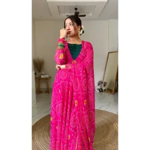 Conjunto de Traje Tradicional Chino Lilah Rani Bandhej de Seda Chifón Rosa - Product Image 6