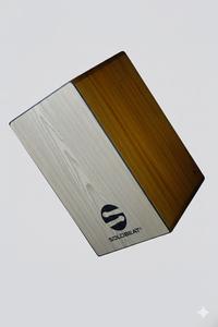 Cajon professionnel haut de gamme SOLOBEAT MaestroTone, fabrication artisanale, façade en frêne, corps en aulne massif, double caisse claire améliorée - Product Image 2