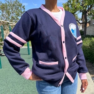 Cárdigan de Lana Bordado Personalizado Jack and Jill, Estilo Clásico Tejido con Botones en la Parte Delantera, Cuello en V, Cárdigan Varsity - Product Image 1