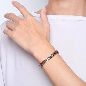 Bracelet en cuivre fait main de couleur dorée avec un design en laiton, style tissé pour femmes, mode, mariage et fêtes - Product Image 2