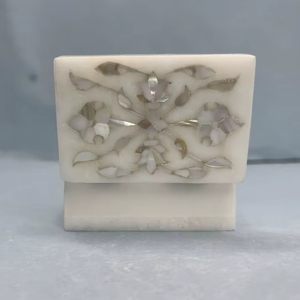 Joyero clásico de mármol blanco | Recuerdo decorativo al por mayor para mujer - Product Image 1