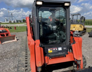 SVL95-2S Offre Spéciale Skid SteerKubota avec grand débit hydraulique et godet à dents de 84 "prêt à expédier - Product Image 4