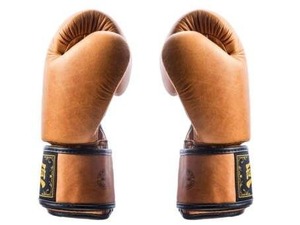 ถุงมือชกมวย Fairtex ระดับมืออาชีพ หนังแท้ ปรับแต่งได้ น้ำหนักเบา สำหรับฝึกซ้อมกลางแจ้ง มวยไทย ซานด้า - Product Image 6