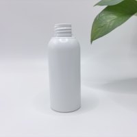 Bouteilles en PET blanches brillantes personnalisées en gros de 100/250 ml : contenants polyvalents pour les soins de la peau et les soins quotidiens pour l'emballage de marque