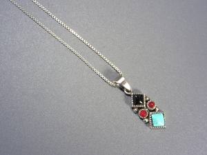 สร้อยคอเงินสเตอร์ลิงทำด้วยมืออันสวยงามแนววินเทจจี้อัญมณีหลายชิ้นสำหรับผู้หญิงการตั้งค่าการหมั้นครั้งที่สาม - Product Image 3