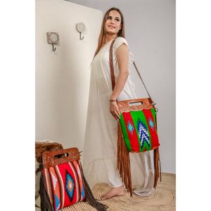 Bolso de hombro de cuero blanco mecanizado a mano de alta calidad a la moda bolso portátil de invierno de estilo bohemio bordado - Product Image 1