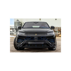 Lamborghini avec système de télémétrie sur piste, permettant aux conducteurs de surveiller les statistiques de performance - Product Image 1