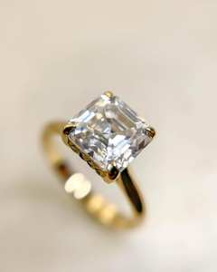 Anillo de compromiso de diamante Moissanite corte Asscher de 8mm | Ajuste de punta de solitario clásico | 925 plata esterlina 18K chapado en oro - Product Image 3