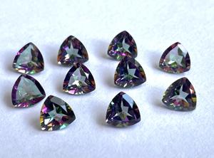 Topaze Mystique Naturelle 8mm Trillion Facettes Bonne Qualité-Topaze Mystique Top Trillion Facettes - Product Image 2