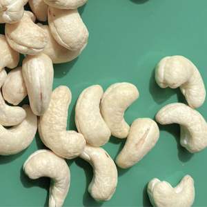 เม็ดมะม่วงหิมพานต์แบบพรีเมี่ยมพร้อมภาษีฟรีถั่วเม็ดมะม่วงหิมพานต์จากเวียดนาม - Product Image 1