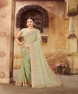 Vêtements de mariage pour femmes indiennes Travail imprimé numérique avec Saree en soie de coton et chemisier Couleur dorée Vêtement ethnique au meilleur prix - Product Image 6