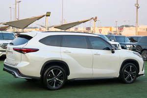 Toyota Highlander XLE SUV 2024 Usado, Volante a la Izquierda, Asientos de Cuero, Diésel, Tracción Total, Control de Crucero Adaptativo, Neumáticos R18, 5 Plazas, Automático, Techo Panorámico - Product Image 4