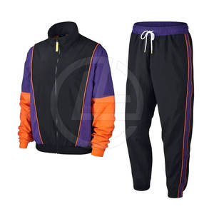 Survêtement d'hiver pour homme à capuche en nylon avec extérieur résistant à l'eau et design léger et respirant - Tendance - Product Image 1