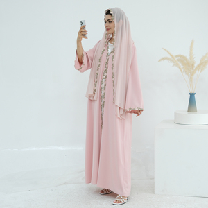 Abaya ouverte Loriya rose poudré avec dentelle et ensemble <span class=keywords><strong>hijab</strong></span> 2026 – Vêtements modestes pour femmes musulmanes, abaya florale pour mariage, <span class=keywords><strong>robe</strong></span> de <span class=keywords><strong>demoiselle</strong></span> <span class=keywords><strong>d</strong></span>'<span class=keywords><strong>honneur</strong></span> - Product Image 3