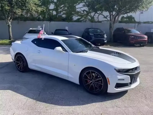 Chevrolet Camaro 2024 d'occasion, conduite à gauche, sièges en cuir, caméra de recul - Product Image 2
