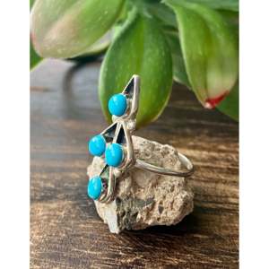 Anillo Navajo Hecho a Mano con Turquesa Sleeping Beauty y Plata de Ley, Joyería Cultural Coleccionable, Talla 6.75 - Product Image 4