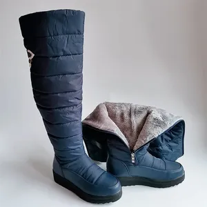 Stivali da Neve Alti Sopra il Ginocchio da Donna, Caldi e Foderati in Peluche, Impermeabili, Termici, con Punta Rotonda, Piattaforma, Taglie Grandi, in Ecopelliccia, Gomma, per Inverno e Autunno - Product Image 1