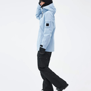 Veste de ski respirante pour l'hiver, vêtements d'extérieur imperméables pour la neige de fournisseur OEM à coupe personnalisée avec impression de logo et étiquette - Product Image 4