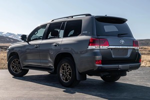 Toyota Land Cruiser Heritage Edition 2021, Certificado, Limpio y en Buen Estado - Product Image 3