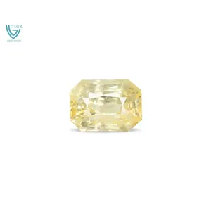 Saphir Jaune Naturel (Pukhraj) 3,76 Carats, Taille Émeraude Facettée, Pierre Libre, Matériau de Gemme Rouge, Similaire à l'Alexandrite et à l'Aigue-marine - Product Image 1