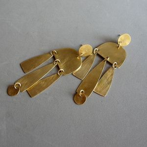 Pendientes de gota de latón martillado hechos a mano, joyería ligera artesanal, pendientes de aro de latón de alta calidad, pedido a granel - Product Image 5