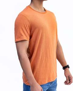 เสื้อยืดผู้ชาย OEM 220 GSM ผ้าฝ้ายออร์แกนิค 100% แบบถัก แขนสั้น ทรงปกติ ใส่สบายในฤดูร้อน ป้องกันรอยยับ และแห้งเร็ว - Product Image 3