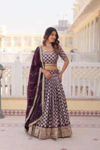 Dernier 2024 Designer Outfit Pure Dyable Viscose Jacquard Lehenga Choli & Dupatta Avec Paillettes Brodées Travail Femme Mode - Product Image 4