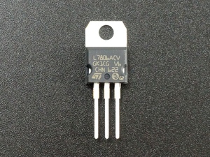 เครื่องควบคุมแรงดันไฟฟ้ากระแสสลับแบบเฟสเดียวและสามเฟส รีเลย์ควบคุมอิเล็กทรอนิกส์ ความถี่ 50Hz จอแสดงผล LED วัสดุทองแดงและพลาสติกสำหรับ SVC - Product Image 2