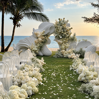 Nouvelle conception de scène de mariage romantique en plein air, solution personnalisée pour l'aménagement de mariage, rideaux de plafond, fleurs artificielles