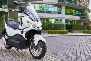 Modelo en Oferta, Nueva S-y-m A-DX 125-cc LC Urb-an, Diseño Urbano, Características de Trail, con 2 Años de Garantía Internacional - Product Image 2