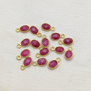 Pequeño Dije Ovalado de Rubí Teñido de 4x6 mm con Bisel, Plata de Ley 925, Gema Facetada, Suministros de Joyería al por Mayor - Product Image 2