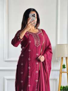 Readymade Ladies Kurta <b>Kurti</b> at Wholesale Price From India - Product Image 4