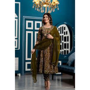 Ensemble Anarkali Salwar Kameez brodé de style pakistanais et indien en vert foncé avec pantalon et dupatta - Product Image 3