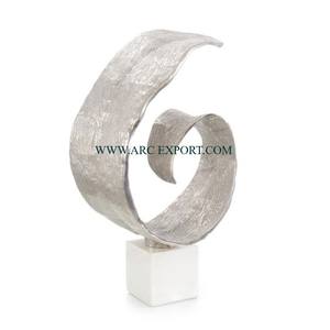 Pure Brass Sculpture Luxury Creative Art Metal Handmade Sculpture for Home and Hotels Decorative Sculpture in Cheapest Price - Product Image 3