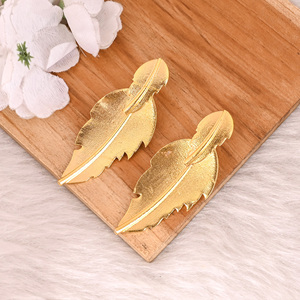 ขายส่งมาก25คู่ที่ไม่ซ้ำกันออกแบบใบทองเหลืองทองต่างหูสตั๊ดเครื่องประดับการหมั้นงานแต่งงานอินเทรนด์สำหรับผู้หญิงสำหรับของขวัญ - Product Image 3