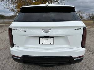 Cadillac Escalade IQ Sport 1 Premium Luxury d'occasion à prix réduit, modèle 2025, à vendre - Product Image 6