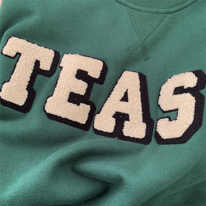 Alta calidad 100% algodón Terry hombres parche chenille toalla letras bordadas cuello redondo bolsillo menos pulóver Sudadera con capucha - Product Image 3