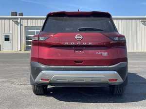 Dernier modèle Rouge 2023 AWD d'occasion, jantes en alliage foncées, sièges en cuir, système de navigation, démarrage à distance, Android Auto - Product Image 4