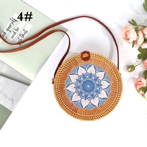 กระเป๋าสะพายทรงกลมสไตล์โบฮีเมียน ทำจากหวายและไม้ไผ่ สำหรับผู้หญิง ไปเที่ยวทะเล ฤดูร้อน 2026 ราคาถูก กำลังเป็นที่นิยมในเวียดนาม - Product Image 5